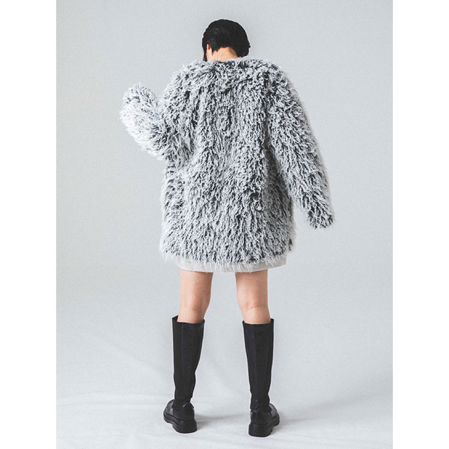 MECRE フェイクファーノーカラーコート レディースのジャケット/アウター(毛皮/ファーコート)の商品写真
