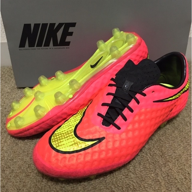 NIKE(ナイキ)の新古品2014年W杯限定 NIKE 初代 ハイパーヴェノム ファントム HG-E スポーツ/アウトドアのサッカー/フットサル(シューズ)の商品写真