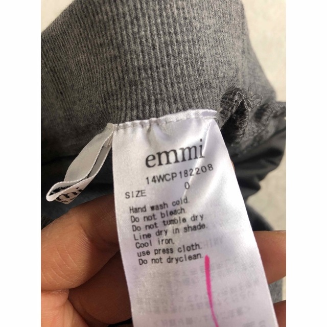 emmi(エミ)の【エルサ様専用】emmi キャミソール、スパッツセット スポーツ/アウトドアのトレーニング/エクササイズ(ヨガ)の商品写真