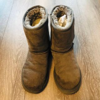 アグ(UGG)のお値下げ！アグ　UGG クラシックショート　グレー  24㎝(ブーツ)