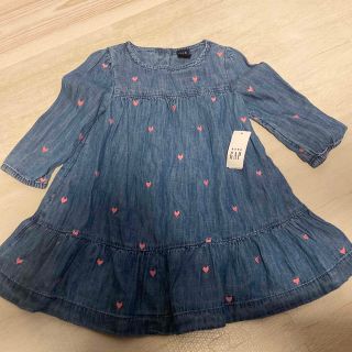 ギャップキッズ(GAP Kids)の【新品未使用】gap ギャップ　ハート柄デニムワンピース(ワンピース)