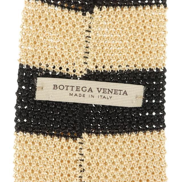 Bottega Veneta(ボッテガヴェネタ)のボッテガヴェネタ ニットネクタイ 中古 ブラック ベージュ ボーダー シルク BOTTEGA VENETA 【中古】 | メンズ ファッション ビジネスシーン ブランド 夏 季節感 黒色 肌色 シマシマ ボッテガベネタ 男性 Aランク メンズのファッション小物(ネクタイ)の商品写真