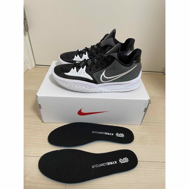 NIKE(ナイキ)のNIKE KYRIE LOW4 TB 28cm 国内未発売着用2回　カイリー スポーツ/アウトドアのスポーツ/アウトドア その他(バスケットボール)の商品写真