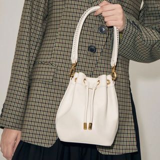 チャールズアンドキース(Charles and Keith)のCharles&Keithブレードハンドル ドローストリングバケットバッグ (ハンドバッグ)