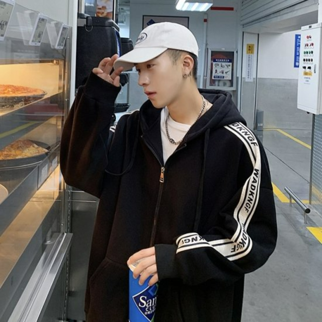 韓国 メンズ 秋冬 袖ロゴ ジップ パーカー 長袖 ブラックの通販 韓国 メンズ 秋冬 袖ロゴ ジップ パーカー 長袖 ブラックの通販