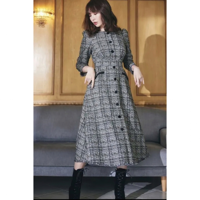 Her lip to Classic Tweed Midi Dress