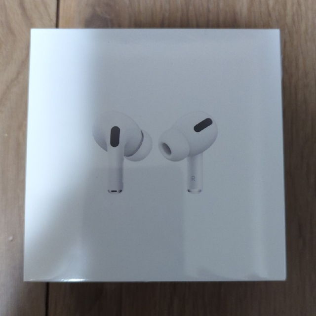 Apple(アップル)の新品未開封　保証未登録　アップル AirPods Pro MLWK3J/A スマホ/家電/カメラのオーディオ機器(ヘッドフォン/イヤフォン)の商品写真