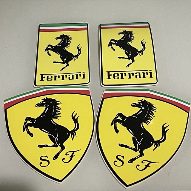 Ferrari(フェラーリ)のフェラーリ博物館　ノート&ステッカーセット 自動車/バイクの自動車(車外アクセサリ)の商品写真