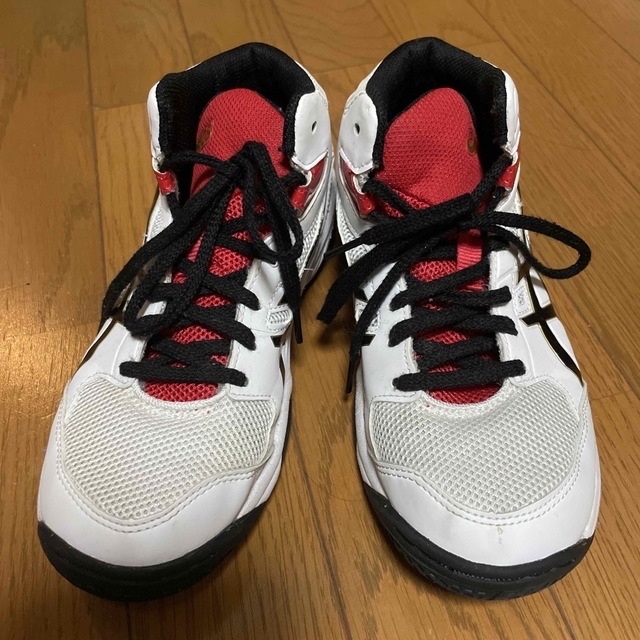 asics(アシックス)の値下げ☆acics★バッシュ★バスケットシューズ　23cm レディースの靴/シューズ(スニーカー)の商品写真