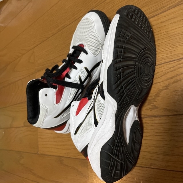 asics(アシックス)の値下げ☆acics★バッシュ★バスケットシューズ　23cm レディースの靴/シューズ(スニーカー)の商品写真