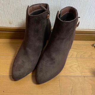 ジュゼ(Juze)のタグ付き VIS バックル付きハーフベルトブーツ 22.5cm ダークブラウン(ブーツ)