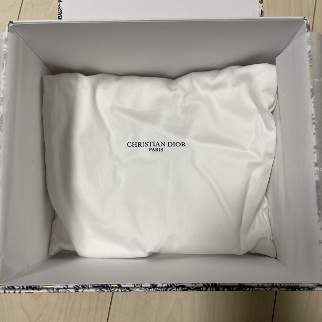 玄関先迄納品 DIOR クッション材 sushitai.com.mx