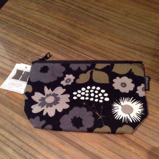 マリメッコ(marimekko)の値下げ♡マリメッコポーチ新品🎵(ポーチ)