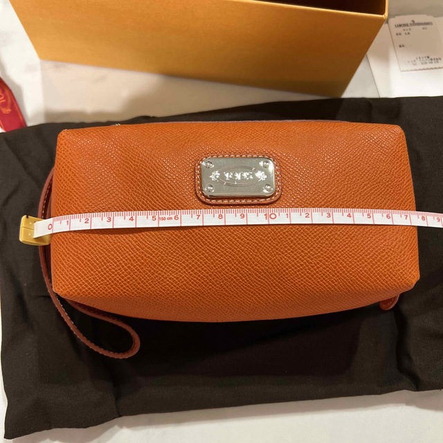 TOD'S(トッズ)の新品未使用　TOD’s ポーチ レディースのファッション小物(ポーチ)の商品写真