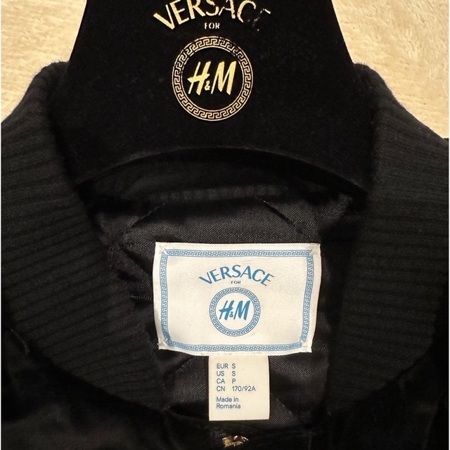 VERSACE - H&M VERSACE ブルゾン/ボンバージャケット Sサイズの通販