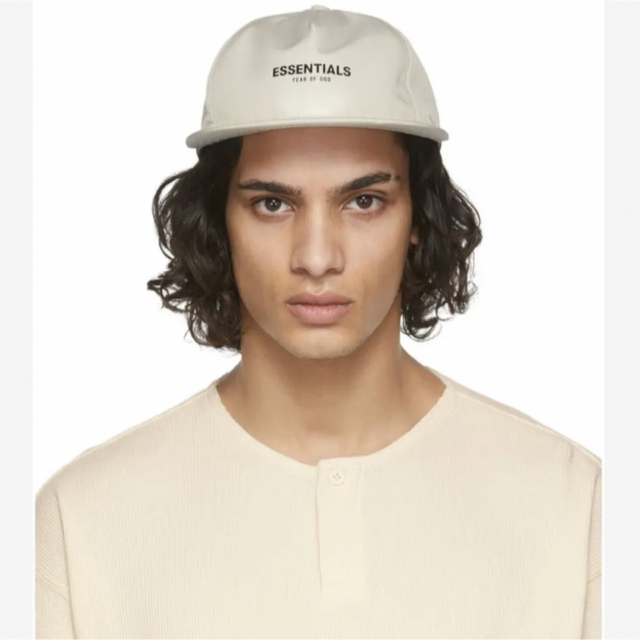 FEAR OF GOD(フィアオブゴッド)の【新品未使用】FEAROFGOD ESSENTIALS ×NEWERA CAP メンズの帽子(キャップ)の商品写真