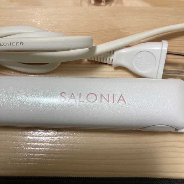 SALONIA ストレートヘアアイロン24mm スマホ/家電/カメラの美容/健康(ヘアアイロン)の商品写真