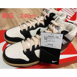 ナイキ(NIKE)の新品Nike WMNS Dunk High Black and Sail(スニーカー)