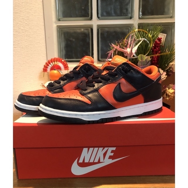 NIKE(ナイキ)のNIKE DUNK UNIYERSITY ORANGE CHAMP 専用 メンズの靴/シューズ(スニーカー)の商品写真