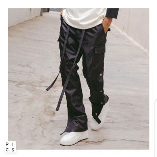 W30 mnml snap zipperⅡcargo pants