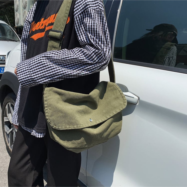 激安セール価格】男女兼用ヴィンテージなカーキのフラップニュース