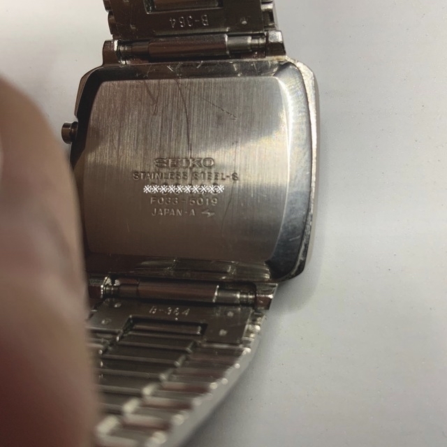 SEIKO(セイコー)の【レア】SEIKO QUARTZ LC  F033-5019 ヴィンテージ メンズの時計(腕時計(デジタル))の商品写真
