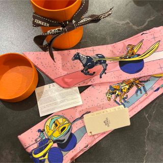 エルメス(Hermes)のエルメス　スペースダービー　ピンク　ツイリー(バンダナ/スカーフ)