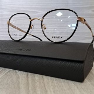 PRADA　プラダ　メガネ　ゴールド　超人気モデル　日本製　国内正規品(サングラス/メガネ)