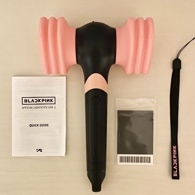 BLACKPINK ペンライトver.2 箱＆weverse特典&電池付き エンタメ/ホビーのタレントグッズ(アイドルグッズ)の商品写真