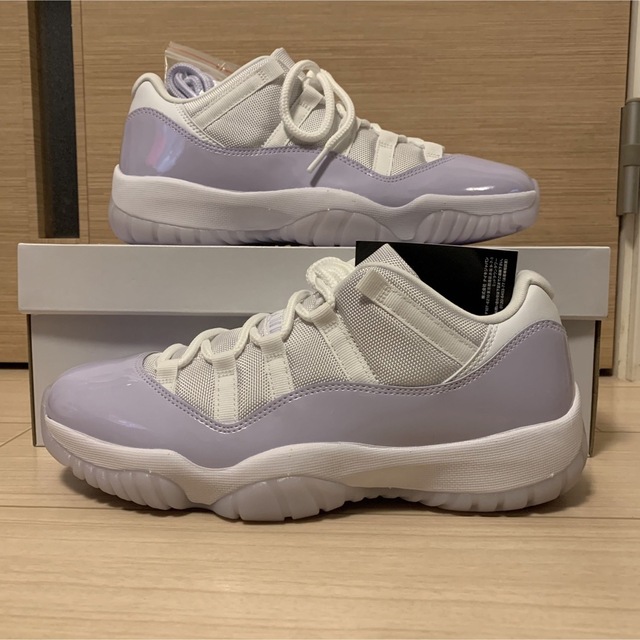 Nike WMNS Air Jordan 11 Low Pure Violet