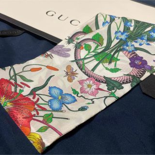 Gucci - GUCCI グッチ フローラ スネークプリント ネックボウ リボン