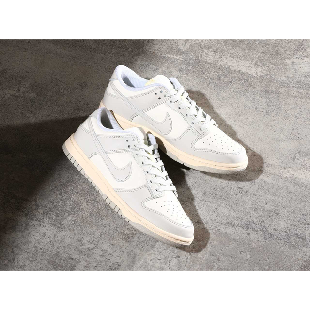 WMNS NIKE DUNK LOW LIGHT BONE ダンク ライトボーン