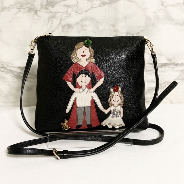 DOLCE&GABBANA(ドルチェアンドガッバーナ)の【新品同様〜極美品】DOLCE&GABBANA「Family」レザーサコッシュ レディースのバッグ(ショルダーバッグ)の商品写真