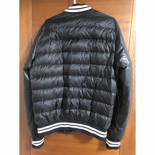 MONCLER(モンクレール)のv-exp様専用　モンクレール　auburn 3  moncler LEON メンズのジャケット/アウター(ダウンジャケット)の商品写真