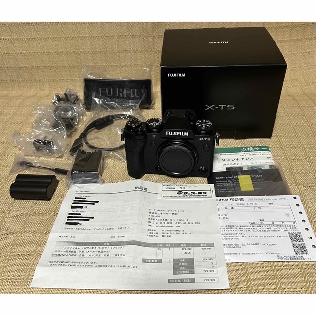 ほぼ新品 富士フイルム X-T5 ボディー ブラック | フリマアプリ ラクマ