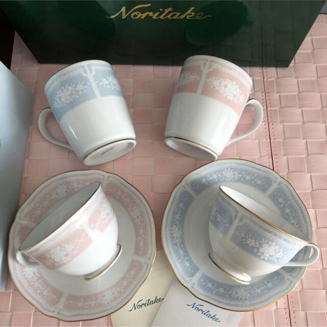 Noritake(ノリタケ)の新品　ノリタケ　ペアカップ&ソーサー& ペアマグカップ　セット インテリア/住まい/日用品のキッチン/食器(グラス/カップ)の商品写真