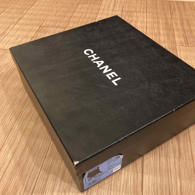 CHANEL(シャネル)のCHANEL ショートブーツ　38.5 レディースの靴/シューズ(ブーツ)の商品写真