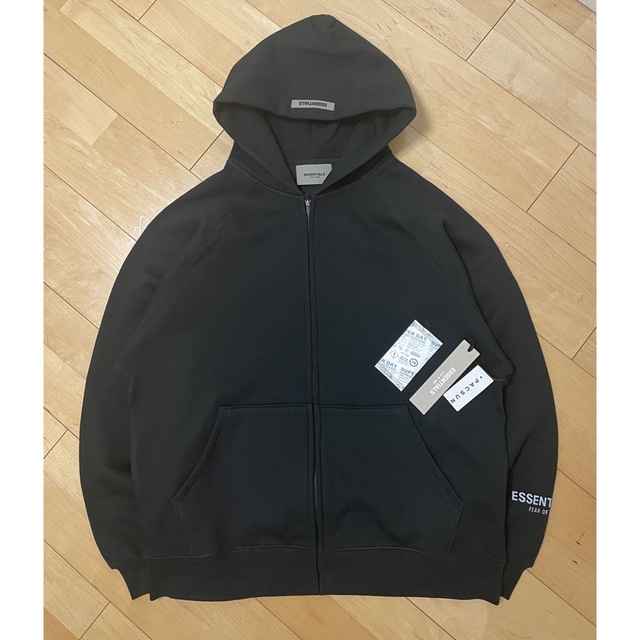 FEAR OF GOD(フィアオブゴッド)のESSENTIALSエッセンシャルズFULL-ZIP バックロゴ ジップパーカー メンズのトップス(パーカー)の商品写真