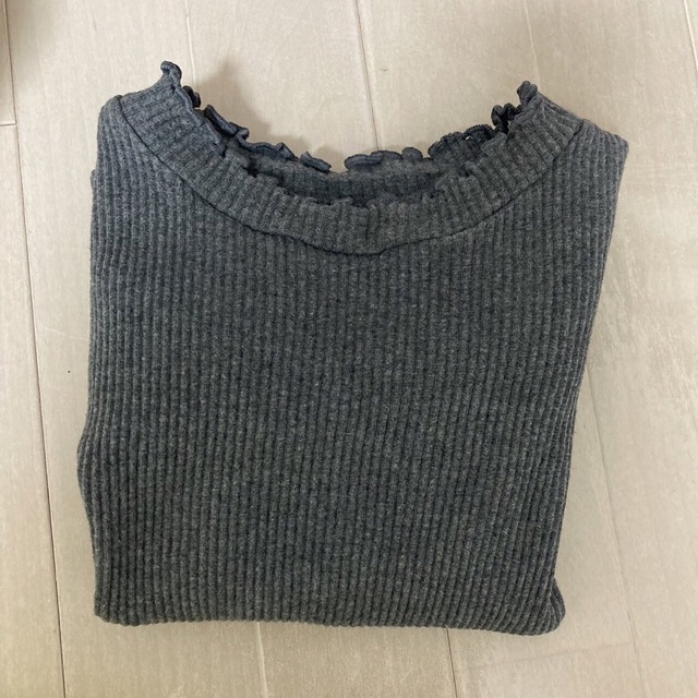 UNIQLO(ユニクロ)のユニクロ　女の子ニットカットソー110 キッズ/ベビー/マタニティのキッズ服女の子用(90cm~)(ニット)の商品写真