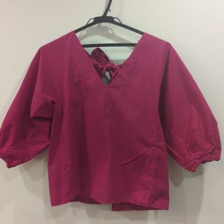 ザラ(ZARA)の【美品】ZARA　バックリボン　ブラウス　ピンク(シャツ/ブラウス(長袖/七分))