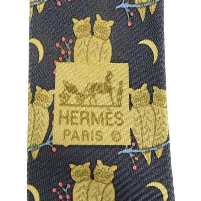 Hermes(エルメス)のエルメス ネクタイ フクロウ柄 中古 ネイビー シルク100％ HERMES 【中古】| ファッション小物 メンズ 男性用 ブランド ふくろう アニマル柄 動物柄 紺色 ABランク メンズのファッション小物(ネクタイ)の商品写真