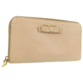 ミュウミュウ(miumiu)のミュウミュウ ラウンドファスナー長財布 5M0506 中古 ピンクベージュ レザー MIUMIU 【中古】| リボン レディース ファッション ブランド財布 シンプル サイフ 小物 ランクAB(財布)