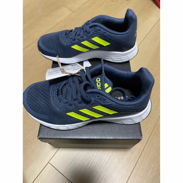 adidas(アディダス)のアディダス　スニーカー　DURAMO  K キッズ/ベビー/マタニティのキッズ靴/シューズ(15cm~)(スニーカー)の商品写真