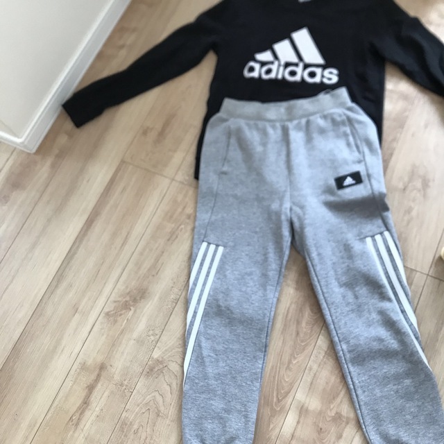 adidas(アディダス)のadidas トレーナー　ズボン　セット キッズ/ベビー/マタニティのキッズ服男の子用(90cm~)(パンツ/スパッツ)の商品写真