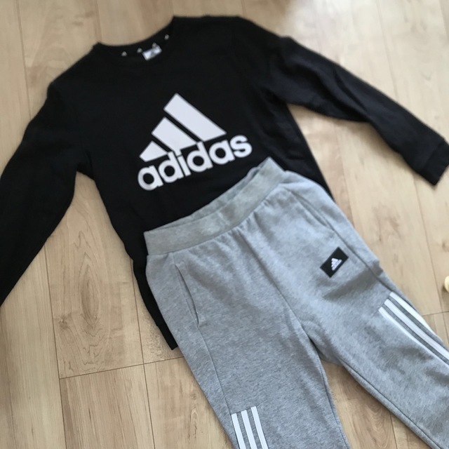 adidas(アディダス)のadidas トレーナー　ズボン　セット キッズ/ベビー/マタニティのキッズ服男の子用(90cm~)(パンツ/スパッツ)の商品写真