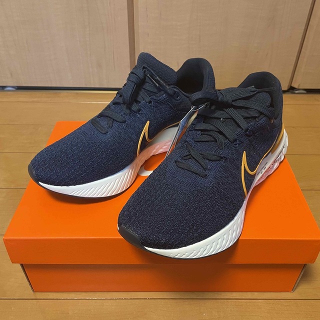 NIKE(ナイキ)のナイキ リアクトインフィニティランフライニット3 PRM 27cm メンズの靴/シューズ(スニーカー)の商品写真