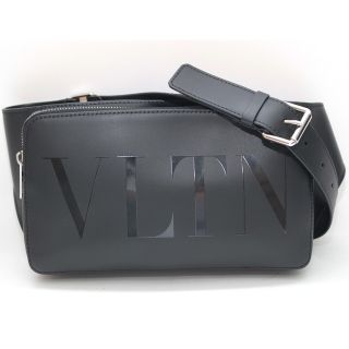 ヴァレンティノ(VALENTINO)のヴァレンティノ VALENTINO ボディバッグ
 VLTN レザー ブラック系(ボディーバッグ)