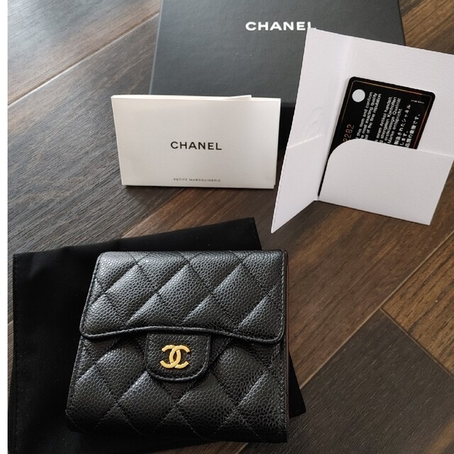 入荷中 CHANEL 三つ折り財布 スモールフラップウォレット シャネル