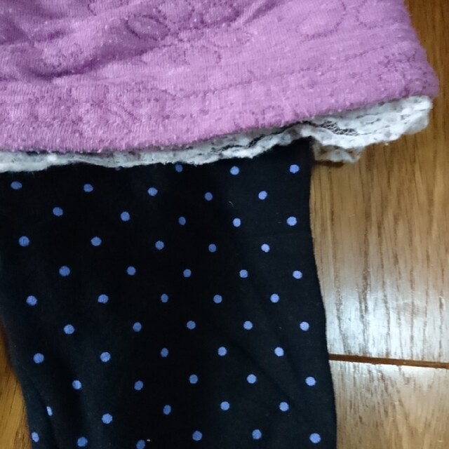 西松屋(ニシマツヤ)の西松屋 スカート付きスパッツ 80 パープル系 キッズ/ベビー/マタニティのベビー服(~85cm)(パンツ)の商品写真