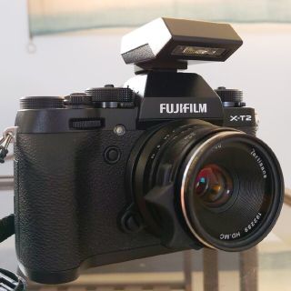 フジフイルム(富士フイルム)の【格安】FUJIFILM　XT-2 美品　本格一眼レフ　レンズ付(デジタル一眼)